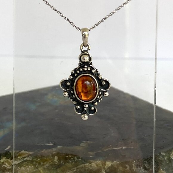 Sterling Silver 925 Oval Baltic Amber Ball Accent Pendant Necklace 18" Chain - Picture 7 of 16